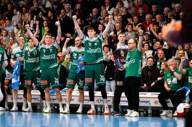 Goeppingen HBL 25 26 Frisch Auf Goeppingen THW Kiel Oskar Sunnefeldt Goeppingen , Victor Klöve Kloeve Goeppingen , Marcel Schiller Goeppingen , Oskar Sunnefeldt Goeppingen , Torhueter Julian Buchele Goeppingen Jubel Freude Emotion Goeppingen EWS Arena Baden Württemberg Germany