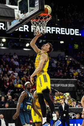 GER, BMW Top Four, Basketball BBL Pokal, semi-final, ALBA Berlin EWE Baskets Oldenburg 21 02 2026, SAP Garden, Munich, GER, BMW Top Four, Basketball BBL Pokal, semi-final, ALBA Berlin EWE Baskets Oldenburg Alex O Connell ALBA Berlin 3 Photo Alexander Trienitz Munich SAP Garden Bayern Germany
