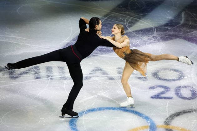 ITALY, MILAN - FEBRUARY 21, 2026: Pair skaters Minerva Fabienne Hase and Nikita Volodin of Germany perform during the Figure skating, Eiskunstlauf exhibition gala at the 2026 Winter Olympic Games, Olympische Spiele, Olympia, OS at Milano Ice Skating Arena 2026 Winter Olympics: Figure Skating  - ZUMAt113 20260221_zaa_t113_951 Copyright: xPeterxKovalevx