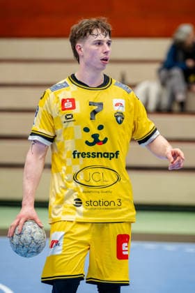 Krefeld, 21 02 2026, Handball, Gentlemen, 2 Bundesliga, 20 Matchday, 2025 2026 HSG Krefeld Lower Rhine TV 05 07 Hüttenberg Marvin Kix HSG Krefeld Lower Rhine, 7 Krefeld Glockenspitzhalle NRW Germany