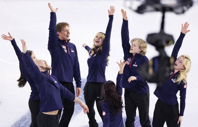 ITALY, MILAN - FEBRUARY 21, 2026: Pair skaters Ellie Kam and Daniel Danny O Shea, ice dancer Evan Bates, Alysa Liu, Ilia Malinin and Amber Glenn (L-R) of the United States perform during the Figure skating, Eiskunstlauf exhibition gala at the 2026 Winter Olympic Games, Olympische Spiele, Olympia, OS at Milano Ice Skating Arena. Peter Kovalev TASS  89070935