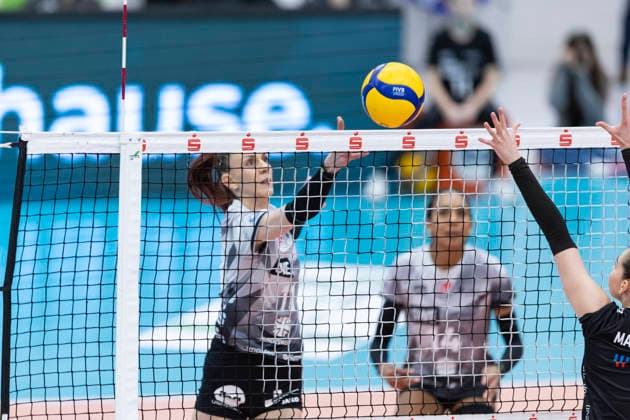1 Volleyball Bundesliga Women Schwarz Weiss Erfurt vs Ladies in Black Aachen Erfurt 21 02 2026 Isabel Kova i 11 Schwarz Weiss Erfurt vs Zoi Mavrommatis 8 Ladies in Black Aachen 1 Volleyball Bundesliga Women Schwarz Weiss Erfurt vs Ladies in Black Aachen Riethsporthalle Erfurt 21 02 2026 Copyright: xBEAUTIFULxSPORTS Duehringx