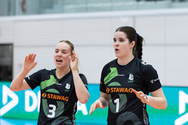 1 Volleyball Bundesliga Women Schwarz Weiss Erfurt vs Ladies in Black Aachen Erfurt 21 02 2026 Marit Zander 3 Ladies in Black Aachen and Celine Jebens 1 Ladies in Black Aachen 1 Volleyball Bundesliga Women Schwarz Weiss Erfurt vs Ladies in Black Aachen Riethsporthalle Erfurt 21 02 2026 Copyright: xBEAUTIFULxSPORTS Duehringx