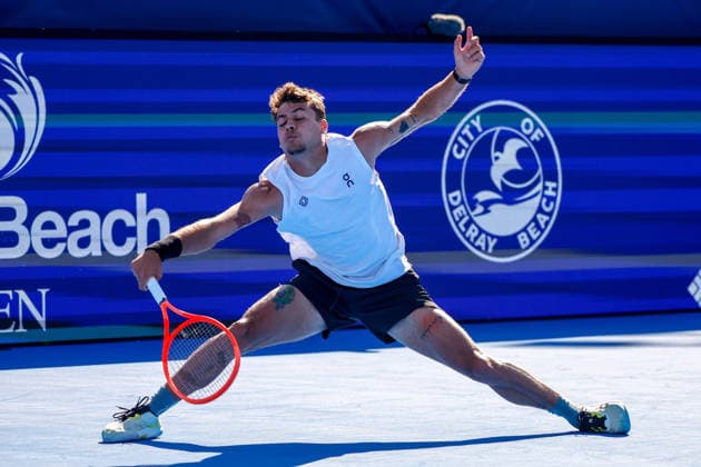 DELRAY BEACH, FL - FEBRUARY 21: Flavio Cobolli (ITA) in action during his Semi Final match against Sebastian Korda (USA) at the Delray Beach Open on February 21, 2026, at Delray Beach Stadium & Tennis Center in Delray Beach, Florida.(Photo by Chris Arjoon Icon Sportswire). TENNIS: FEB 21 Delray Beach Open EDITORIAL USE ONLY Icon2602210010003