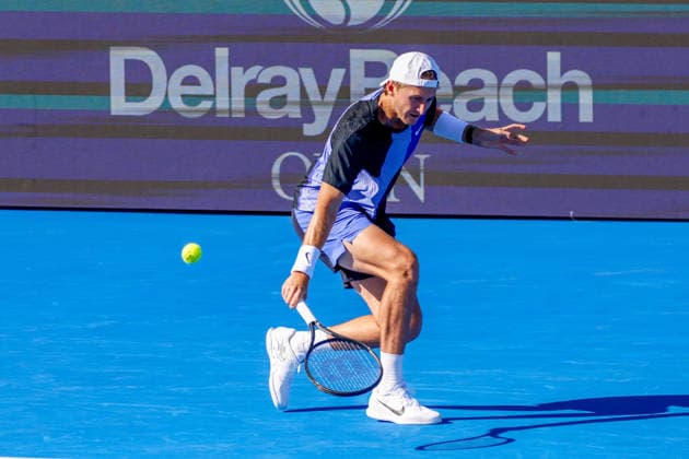 DELRAY BEACH, FL - FEBRUARY 21: Sebastian Korda (USA) in action during his Semi Final match against Flavio Cobolli (ITA) at the Delray Beach Open on February 21, 2026, at Delray Beach Stadium & Tennis Center in Delray Beach, Florida.(Photo by Chris Arjoon Icon Sportswire). TENNIS: FEB 21 Delray Beach Open EDITORIAL USE ONLY Icon2602210010027