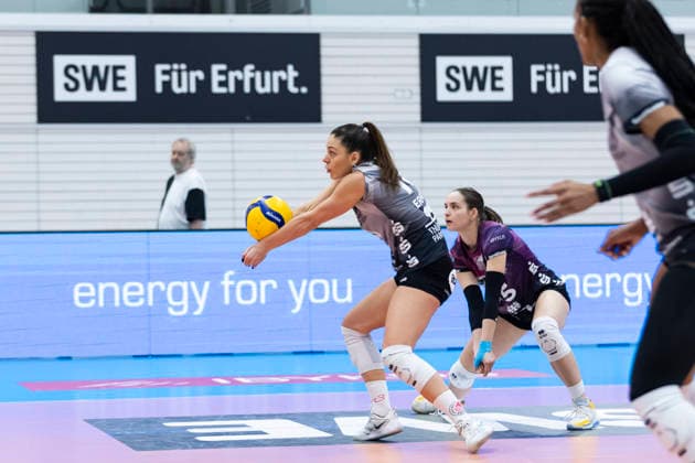 1 Volleyball Bundesliga Women Schwarz Weiss Erfurt vs Ladies in Black Aachen Erfurt 21 02 2026 Kinga Szücs 10 Schwarz Weiss Erfurt 1 Volleyball Bundesliga Women Schwarz Weiss Erfurt vs Ladies in Black Aachen Riethsporthalle Erfurt 21 02 2026 Copyright: xBEAUTIFULxSPORTS Duehringx