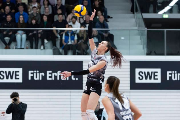 1 Volleyball Bundesliga Women Schwarz Weiss Erfurt vs Ladies in Black Aachen Erfurt 21 02 2026 Isabel Kova i 11 Schwarz Weiss Erfurt 1 Volleyball Bundesliga Women Schwarz Weiss Erfurt vs Ladies in Black Aachen Riethsporthalle Erfurt 21 02 2026 Copyright: xBEAUTIFULxSPORTS Duehringx