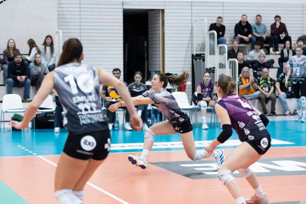 1 Volleyball Bundesliga Women Schwarz Weiss Erfurt vs Ladies in Black Aachen Erfurt 21 02 2026 Emilie Respaut 5 Schwarz Weiss Erfurt 1 Volleyball Bundesliga Women Schwarz Weiss Erfurt vs Ladies in Black Aachen Riethsporthalle Erfurt 21 02 2026 Copyright: xBEAUTIFULxSPORTS Duehringx