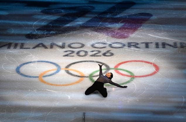 (260222) -- MILAN, Feb. 22, 2026 -- Adam Siao Him Fa of France performs during the gala exhibition of Figure skating, Eiskunstlauf at the Milan-Cortina 2026 Olympic Winter games, Winterspiele,Spiele, Summer games in Milan, Italy, Feb. 21, 2026. ) (MICO2026)ITALY-MILAN-OLYMPIC WINTER GAMES-FIGURE SKATING-GALA ChengxMin 