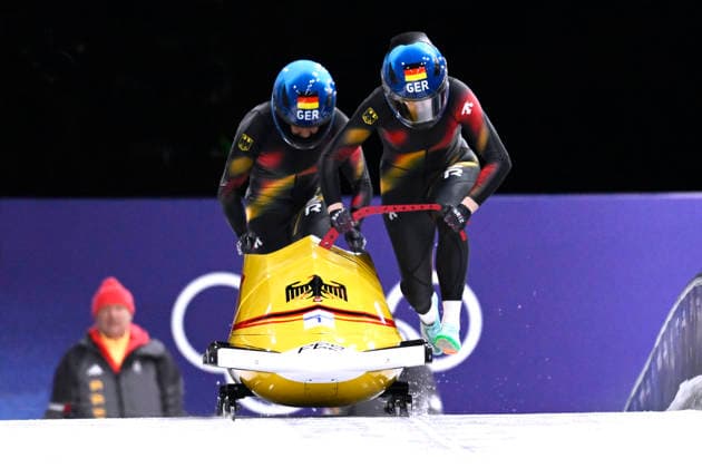 NOLTE Laura Team GER mit LEVI Deborah Bob Finale 2er Bob der Frauen Olympiasiegerin Olympics - Olympische Winterspiele 2026 Mailand - Cortina 06 - 22 Februar 2026 in Italien am 21.02. 2026 in Cortina *** NOLTE Laura Team GER with LEVI Deborah Bobsleigh Final Womens 2-man Bobsleigh Olympic Champion Olympic Winter Games 2026 Milan Cortina 06 February 22, 2026 in Italy on February 21, 2026 in Cortina Copyright: xx