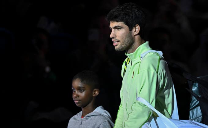 ATP, Tennis Herren Qatar Exxonmobil Open-final Carlos Alcaraz of Spain arrives to play the menÕs singles final match against Arthur Fils of France at the ATP Qatar ExxonMobil Open 2026 tennis tournament at the Khalifa International Tennis Complex in Doha, Qatar, on February 21, 2026. DOHA Qatar Copyright: xNOUSHADx