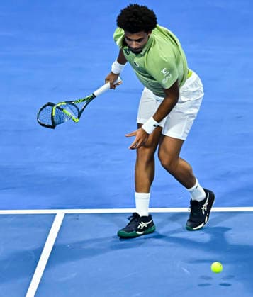 ATP, Tennis Herren Qatar Exxonmobil Open-final Arthur Fils of France reacts smashing his racket during the menÕs singles final against Carlos Alcaraz of Spain at the ATP Qatar ExxonMobil Open 2026 tennis tournament at the Khalifa International Tennis Complex in Doha, Qatar, on February 21, 2026. DOHA Qatar Copyright: xNOUSHADx