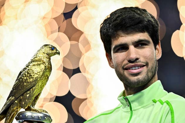 ATP, Tennis Herren Qatar Exxonmobil Open-final Carlos Alcaraz of Spain celebrates with the trophy after winning the menÕs singles final against Arthur Fils of France at the ATP Qatar ExxonMobil Open 2026 at the Khalifa International Tennis Complex in Doha, Qatar, on February 21, 2026. DOHA Qatar Copyright: xNOUSHADx