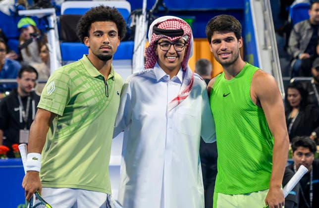 ATP, Tennis Herren Qatar Exxonmobil Open-final Carlos Alcaraz (R) of Spain and Arthur (L) Fils of France pose for photo prior to the men s singles final match at the ATP Qatar Exxonmobil Open 2026 tennis tournament at the Khalifa International Tennis Complex in Doha, Qatar, on February 21, 2026. DOHA Qatar Copyright: xNOUSHADx