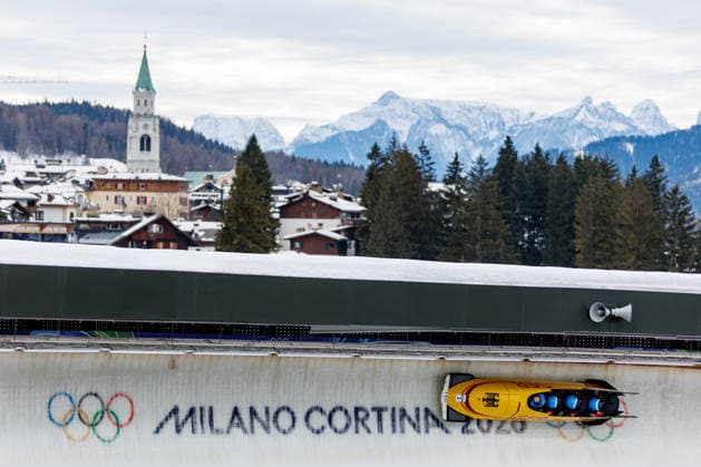 OLYMPICS - Winter Olympic Games, Olympische Spiele, Olympia, OS Milano Cortina 2026 CORTINA D AMPEZZO,ITALY,22.FEB.26 - OLYMPICS, BOBSLEIGH - Winter Olympic Games Milano Cortina 2026, 4-man, heat 3 and 4. Image shows Francesco Friedrich, Matthias Sommer, Alexander Schueller and Felix Straub (GER).  GEPAxpictures xMaticxKlansek