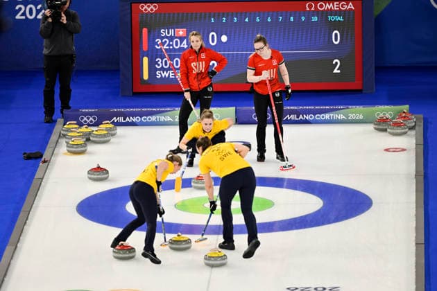 CORTINA, ITALY 20260222 Sweden s Anna Hasselborg and Switzerland s Silvana Tirinzoni and Alina Paetz in the women s curling final between Sweden and Switzerland in Cortina during the Winter Olympics in Milan Cortina, Italy. *** The image is included in the SPORTS PACKAGE. For others PAYMENT IMAGE *** CORTINA ITALY x10050x *** CORTINA, ITALY 20260222 Sweden s Anna Hasselborg and Switzerland s Silvana Tirinzoni and Alina Paetz in the women s curling final between Sweden and Switzerland in Cortina during the Winter Olympics in Milan Cortina, Italy The image is included in the SPORTS PACKAGE For others PAYMENT IMAGE CORTINA ITALY x10050x  Copyright: xPontusxLundahl TTx OLYMPICS 2026 CURLING WOMEN FINAL SWITZERLAND-SWEDER