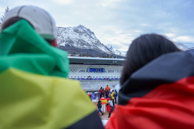 Olympische Winterspiele Milano Cortina 2026 Bob Viererbob Männer am 22.02.2026 im Cortina Sliding Centre in Cortina d™Ampezzo Patrick Baumgartner Lorenzo Bilotti Eric Fantazzini Robert Mircea ( Italien ) *** Olympic Winter Games Milano Cortina 2026 Bobsleigh 4-man on 22 02 2026 at the Cortina Sliding Center in Cortina d™Ampezzo Patrick Baumgartner Lorenzo Bilotti Eric Fantazzini Robert Mircea Italy xMSx