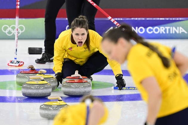 CORTINA, ITALY 20260222 Agnes Knochenhauer, Sara McManus of team Hasselborg during the women s final match between Switzerland and Sweden in the Olympic curling in Cortina. *** The image is included in the SPORTS PACKAGE. For others PAYMENT IMAGE *** CORTINA ITALY x10030x *** CORTINA, ITALY 20260222 Agnes Knochenhauer, Sara McManus of team Hasselborg during the women s final match between Switzerland and Sweden in the Olympic curling in Cortina The image is included in the SPORTS PACKAGE For others PAYMENT IMAGE CORTINA ITALY x10030x  Copyright: xJonasxEkströmer TTx OLYMPICS 2026 CURLING WOMEN FINAL SWITZERLAND-SWEDER