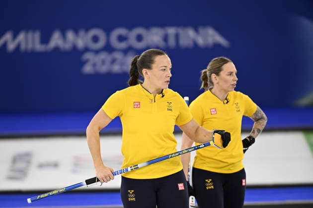 CORTINA, ITALY 20260222 Sweden s Anna Hasselborg and Switzerland s Silvana Tirinzoni and Alina Paetz in the women s curling final between Sweden and Switzerland in Cortina during the Winter Olympics in Milan Cortina, Italy. *** The image is included in the SPORTS PACKAGE. For others PAYMENT IMAGE *** CORTINA ITALY x10050x *** CORTINA, ITALY 20260222 Sweden s Anna Hasselborg and Switzerland s Silvana Tirinzoni and Alina Paetz in the women s curling final between Sweden and Switzerland in Cortina during the Winter Olympics in Milan Cortina, Italy The image is included in the SPORTS PACKAGE For others PAYMENT IMAGE CORTINA ITALY x10050x  Copyright: xPontusxLundahl TTx OLYMPICS 2026 CURLING WOMEN FINAL SWITZERLAND-SWEDER