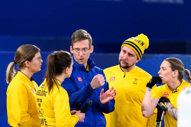 260222 Coach Kristian Lindström of Sweden competes in a women s gold medal curling match between Switzerland and Sweden during day 16 of the 2026 Winter Olympics on February 22, 2026 in Cortina. Photo: Jon Olav Nesvold BILDBYRAN COP 217 JE0130 curling Olympic Games, Olympische Spiele, Olympia, OS olympics winter olympics os ol olympiska spel vinter-os olympiske leker milano cortina 2026 milan cortina 2026 milano cortina 2026 olympic games milano cortina 2026 winter olympic games milano cortina-os milano cortina-ol vinter-ol 16 bbeng schweiz sveits sweden sverige dam *** 260222 Coach Kristian Lindström of Sweden competes in a women s gold medal curling match between Switzerland and Sweden during day 16 of the 2026 Winter Olympics on February 22, 2026 in Cortina Photo Jon Olav Nesvold BILDBYRAN COP 217 JE0130 curling olympic games olympics winter olympics os ol olympiska spel vinter os olympiske leker milano cortina 2026 milan cortina 2026 milano cortina 2026 olympic games milano cortina 2026 winter olympic games milano cortina os milano cortina ol vinter ol 16 bbeng schweiz sveits sweden sverige dam  Copyright: JONxOLAVxNESVOLD BB260222JE039