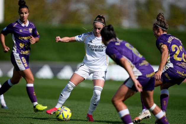 February 22, 2026, Valdebebas, Madrid, Spain: Athenea Del Castillo of Real Madrid CF in action during the Spanish Women League, Liga F, football match played between Real Madrid and CD Costa Adeje Tenerife at Alfredo Di Stefano stadium on February 22, 2026, in Valdebebas, Madrid, Spain. Valdebebas Spain - ZUMAa181 20260222_zaa_a181_062 Copyright: xOscarxJ.xBarrosox