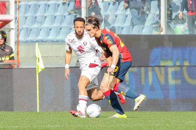 GenoaÕs Lorenzo Colombo fights for the ball during the Serie A soccer match between Genoa and Torino at the Luigi Ferraris Stadium in Genoa, Italy - Sunday, February 22, 2026. - Soccer .  Copyright: xTanoxPecoraro LaPressex