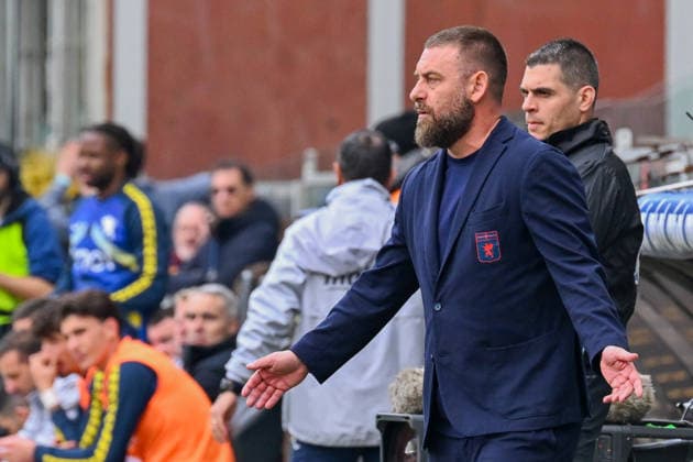 Genoa s head coach Daniele De Rossi during the Serie A soccer match between Genoa and Torino at the Luigi Ferraris Stadium in Genoa, Italy - Sunday, February 22, 2026. - Soccer .  Copyright: xTanoxPecoraro LaPressex