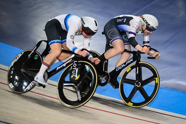 2026 British Cycling Lloyds National Track Championships Picture by Olly Hassell SWpix.com - 22 02 2026 - 2026 British Cycling Lloyds National Track Championships - National Cycling Centre, Manchester, England - Women s Sprint Quarterfinals - Emma Finucane (Team Inspired), Ellie Stone (Glasgow Track Racing Club) Copyright: x xSWpix.comx(t axPhotographyxHubxLtd)xOllyxHassell SWpix.comx SWP-3203-0906