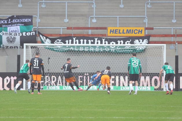 22 02 2026, xrekx, Fußball 2 Bundesliga, Preußen Münster 1 FC Kaiserslautern v l Penalty for 0 1 by Marlon Ritter 1 FC Kaiserslautern Johannes Schenk Preussen Muenster DFL DFB REGULATIONS PROHIBIT ANY USE OF PHOTOGRAPHS as IMAGE SEQUENCES and or QUASI VIDEO Münster