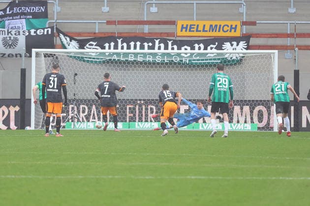 22 02 2026, xrekx, Soccer 2 Bundesliga, Preußen Münster 1 FC Kaiserslautern v l Penalty kick to 0 1 by Marlon Ritter 1 FC Kaiserslautern Johannes Schenk Preussen Muenster DFL DFB REGULATIONS PROHIBIT ANY USE OF PHOTOGRAPHS as IMAGE SEQUENCES and or QUASI VIDEO Münster
