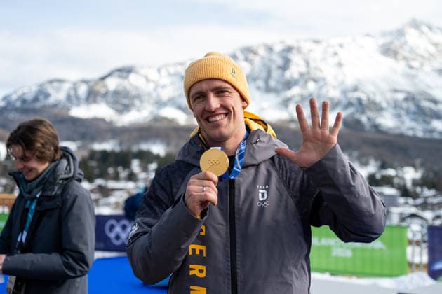 MARGIS Thorsten (Deutschland) jubelt ueber Sieg und Gold Medaille, ITA, Olympische Spiele Milano Cortina 2026, Olympia, Viererbob Herren, Finale, 22.02.2026 ITA, Olympische Spiele Milano Cortina 2026, Olympia, Viererbob Herren, Finale, 22.02.2026 Cortina d Ampezzo *** MARGIS Thorsten Germany celebrates victory and gold medal, ITA, Olympic Games Milano Cortina 2026, Olympia, 4-man bobsleigh men, final, 22 02 2026 ITA, Olympic Games Milano Cortina 2026, Olympia, 4-man bobsleigh men, final, 22 02 2026 Cortina d Ampezzo Copyright: xEibner-Pressefoto Memmlerx EP_MMR