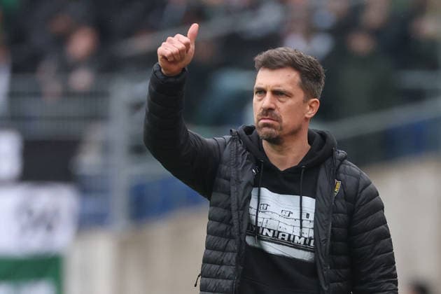 2 Bundesliga Hannover 96 Dynamo Dresden on 22 02 2026 at the Heinz von Heiden Arena in Hannover Coach Thomas Stamm Dresden is satisfied MH