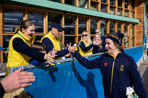 260222 Ebba Andersson of Sweden celebrates princess Estelle and prince Oscar of Sweden after the women s 50km classic technique cross-country skiing race during day 16 of the 2026 Winter Olympics on February 22, 2026 in Val di Fiemme. Photo: Maxim Thore BILDBYRAN kod MT MT1003 skidor cross-country skiing langrenn Olympic Games, Olympische Spiele, Olympia, OS olympics winter olympics os ol olympiska spel vinter-os olympiske leker milano cortina 2026 milan cortina 2026 milano cortina 2026 olympic games milano cortina 2026 winter olympic games milano cortina-os milano cortina-ol vinter-ol 16 bbeng sweden sverige jubel *** 260222 Ebba Andersson of Sweden celebrates princess Estelle and prince Oscar of Sweden after the women s 50km classic technique cross country skiing race during day 16 of the 2026 Winter Olympics on February 22, 2026 in Val di Fiemme Photo Maxim Thore BILDBYRAN kod MT MT1003 skidor cross country skiing langrenn olympic games olympics winter olympics os ol olympiska spel vinter os olympiske leker milano cortina 2026 milan cortina 2026 milano cortina 2026 olympic games milano cortina 2026 winter olympic games milano cortina os milano cortina ol vinter ol 16 bbeng sweden sverige jubel  Copyright: MAXIMxTHORE BB260222MT144