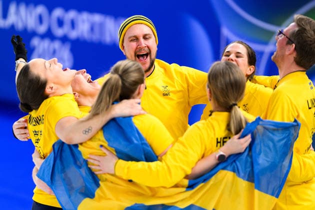 260222 Anna Hasselborg, Agnes Knochenhauer, Sofia Scharback, Sara McManus and Johanna Heldin celebrate winning in a women s gold medal curling match between Switzerland and Sweden during day 16 of the 2026 Winter Olympics on February 22, 2026 in Cortina. Photo: Jon Olav Nesvold BILDBYRAN COP 217 JE0130 jubel curling Olympic Games, Olympische Spiele, Olympia, OS olympics winter olympics os ol olympiska spel vinter-os olympiske leker milano cortina 2026 milan cortina 2026 milano cortina 2026 olympic games milano cortina 2026 winter olympic games milano cortina-os milano cortina-ol vinter-ol 16 bbeng schweiz sveits sweden sverige dam *** 260222 Anna Hasselborg, Agnes Knochenhauer, Sofia Scharback, Sara McManus and Johanna Heldin celebrate winning in a women s gold medal curling match between Switzerland and Sweden during day 16 of the 2026 Winter Olympics on February 22, 2026 in Cortina Photo Jon Olav Nesvold BILDBYRAN COP 217 JE0130 jubilation curling olympic games olympics winter olympics os ol olympiska spel vinter os olympiske leker milano cortina 2026 milan cortina 2026 milano cortina 2026 olympic games milano cortina 2026 winter olympic games milano cortina os milano cortina ol vinter ol 16 bbeng schweiz sveits sweden sverige dam  Copyright: JONxOLAVxNESVOLD BB260222JE082