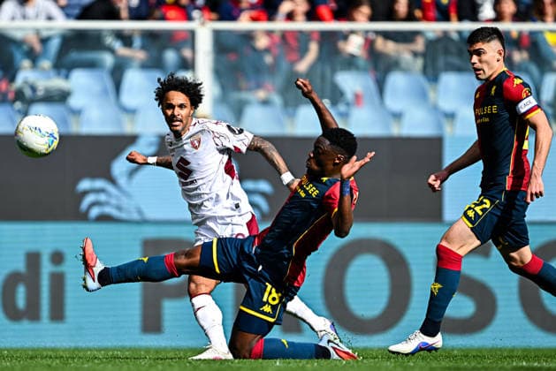 February 22, 2026, Genova, Italy: Torino™s Austrian midfielder Valentino Lazaro (left) and Genoa™s Ghanaian forward Caleb Ekuban during the Italian Serie A soccer match Genoa Cfc vs Torino Fc at Luigi Ferraris stadium in Genoa, Italy, 3 February 2026. ANSA STRINGER Serie A: Genoa - Torino  - ZUMAa110 20260222_zaf_a110_047 Copyright: xStringerx