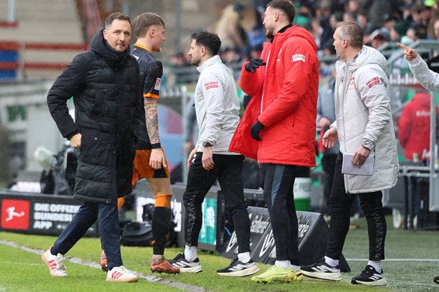 22 02 2026, xrekx, Soccer 2 Bundesliga, Preußen Münster 1 FC Kaiserslautern v l Goal celebration after the goal celebrating the goal celebrate 1 3 by Norman Bassette 1 FC Kaiserslautern Marcel Klos Sports Director 1 FC Kaiserslautern Niklas Martin Co Coach 1 FC Kaiserslautern Atanas Chernev 1 FC Kaiserslautern Carsten Rump Co Coach 1 FC Kaiserslautern DFL DFB REGULATIONS PROHIBIT ANY USE OF PHOTOGRAPHS as IMAGE SEQUENCES and or QUASI VIDEO Münster