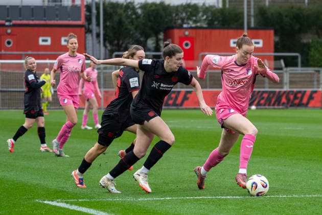 Duel between Lilla Turanyi Bayer 04 Leverkusen, 24 and Nikee van Dijk TSG Hoffenheim, 25 Bayer 04 Leverkusen vs TSG 1899 Hoffenheim, Football, Womens Bundesliga, Matchday 19, Season 2025 2026, 22 02 2026 DFL DFB Regulations prohibit any use of Photographs as image sequences and or Quasivideo Bayer 04 Leverkusen vs TSG 1899 Hoffenheim , Football, Womens Bundesliga, Matchday 19, Season 2025 2026, 22 02 2026 Leverkusen Copyright: xEibner-Pressefoto ThomasxHaeslerx EP_THR