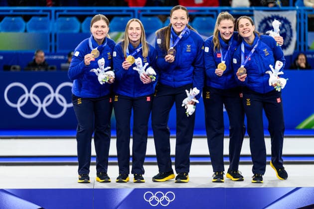 260222 Johanna Heldin, Sofia Scharback, Agnes Knochenhauer, Sara McManus and Anna Hasselborg of Sweden celebrate with their gold medals on the podium after winning the women s gold medal curling match between Switzerland and Sweden during day 16 of the 2026 Winter Olympics on February 22, 2026 in Cortina. Photo: Jon Olav Nesvold BILDBYRAN COP 217 JE0130 jubel curling Olympic Games, Olympische Spiele, Olympia, OS olympics winter olympics os ol olympiska spel vinter-os olympiske leker milano cortina 2026 milan cortina 2026 milano cortina 2026 olympic games milano cortina 2026 winter olympic games milano cortina-os milano cortina-ol vinter-ol 16 bbeng schweiz sveits sweden sverige dam *** 260222 Johanna Heldin, Sofia Scharback, Agnes Knochenhauer, Sara McManus and Anna Hasselborg of Sweden celebrate with their gold medals on the podium after winning the women s gold medal curling match between Switzerland and Sweden during day 16 of the 2026 Winter Olympics on February 22, 2026 in Cortina Photo Jon Olav Nesvold BILDBYRAN COP 217 JE0130 jubilation curling olympic games olympics winter olympics os ol olympiska spel vinter os olympiske leker milano cortina 2026 milan cortina 2026 milano cortina 2026 olympic games milano cortina 2026 winter olympic games milano cortina os milano cortina ol vinter ol 16 bbeng schweiz sveits sweden sverige dam  Copyright: JONxOLAVxNESVOLD BB260222JE110