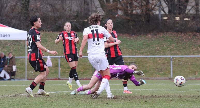 Stuttgart , Soccer 2 Bundesliga VfB Stuttgart Women vs Eintracht Frankfurt II , Goal to 1 0 , Scorer Rosa Rückert VfB