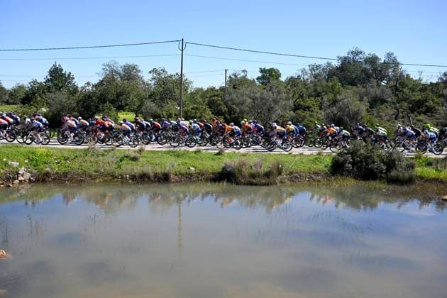 Volta Algarve 2026 Stage 5 ALTO DO MALHAO (LOULE), PORTUGAL - FEBRUARY 22 : illustration picture peloton during stage 5 of the 52th edition of Volta Algarve an UCI ProSeries 2.Pro cycling road race stage for Men Elite of 148.4 km with start in Faro and finish in Alto do Malhao (Loule) on February 22, 2026 in Alto do Malhao (Loule), Portugal, 22 02 2026 ( Motordriver Guy De Vuyst - Alto do Malhao (Loule) Portugal  Copyright: xNicoxVereeckenx