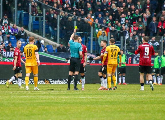 Germany Soccer 2 Bundesliga 2025 2026, Matchday 23 Hannover 96 vs Dynamo Dresden Heinz von Heiden Arena Stadion Hannover Yellow card for player Virgil GhiÅ£Äƒ Virgil Ghita Hannover 96, 5 Hannover Copyright: xAymanxAlahmedx