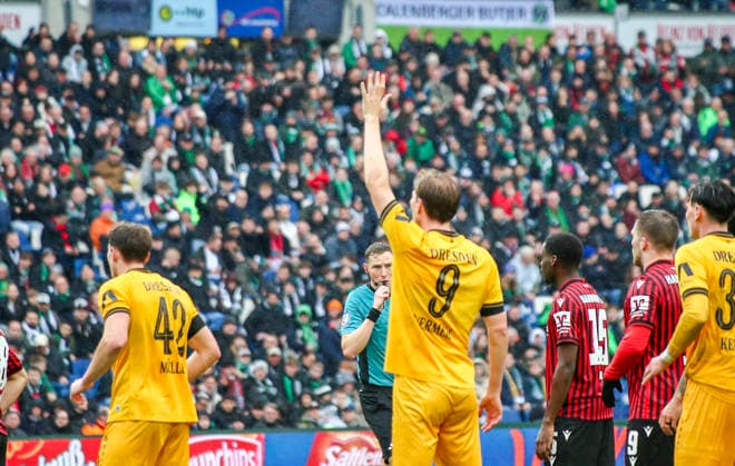 Germany Soccer 2 Bundesliga 2025 2026, Matchday 23 Hannover 96 vs Dynamo Dresden Heinz von Heiden Arena Stadion Hannover Gesture, Gesture, Emotion Vincent Vermeij Dynamo Dresden, 9 Hannover Copyright: xAymanxAlahmedx
