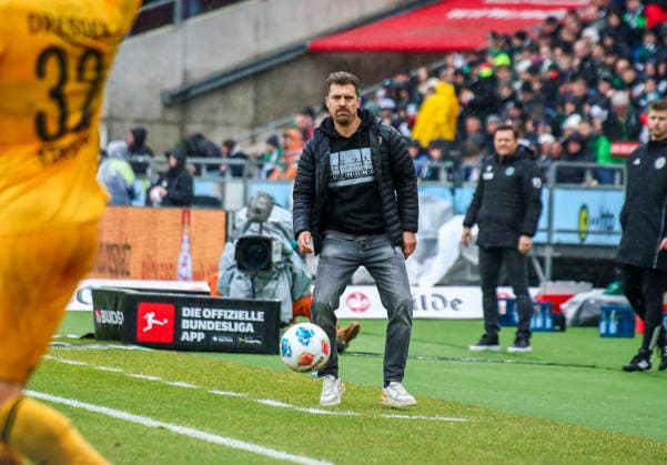 Germany Soccer 2 Bundesliga 2025 2026, Matchday 23 Hannover 96 vs Dynamo Dresden Heinz von Heiden Arena Stadion Hannover on the ball Thomas Stamm Coach Dynamo Dresden Hannover Copyright: xAymanxAlahmedx