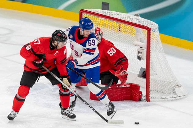 Ice hockey, Eishockey - Milano Cortina 2026 Winter Olympics: Day 16 Connor McDavid, Jake Guentzel during the Men s Playoffs final match between Canada and United States of the Milano Cortina 2026 Winter Olympic Games, Olympische Spiele, Olympia, OS at Milano Santagiulia Ice Hockey Arena on February 20, 2026 in Milan, Italy. Milano Italy  Copyright: xAndrzejxIwanczukx originalFilename:iwanczuk-icehocke260222_np3uc.jpg
