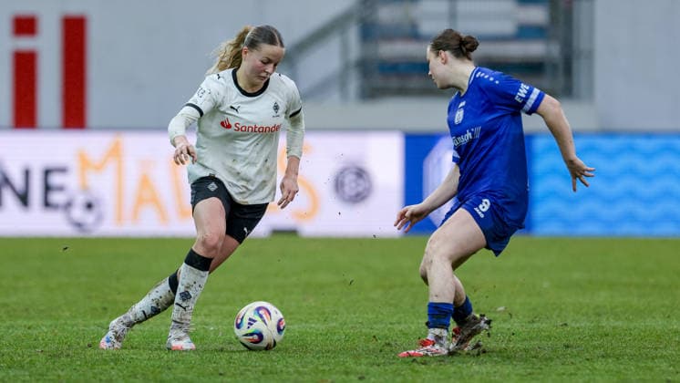 from left Sophia Gerber Borussia Mönchengladbach, 4 and Marleen Kropp SV Meppen, 9 in a duel, dynamic, action, action, game scene, THE DFB REGULATIONS PROHIBIT ANY USE OF PHOTOGRAPHS AS IMAGE SEQUENCES AND OR QUASI VIDEO , 22 02 2026, Meppen Germany , Football, 2 Womens Bundesliga, SV Meppen Borussia Mönchengladbach xobx
