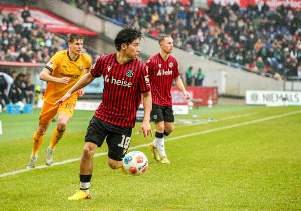 Germany Soccer 2 Bundesliga 2025 2026, Matchday 23 Hannover 96 vs Dynamo Dresden Heinz von Heiden Arena Stadion Hannover on the ball Daisuke Yokota Hannover 96, 18 Hannover Copyright: xAymanxAlahmedx