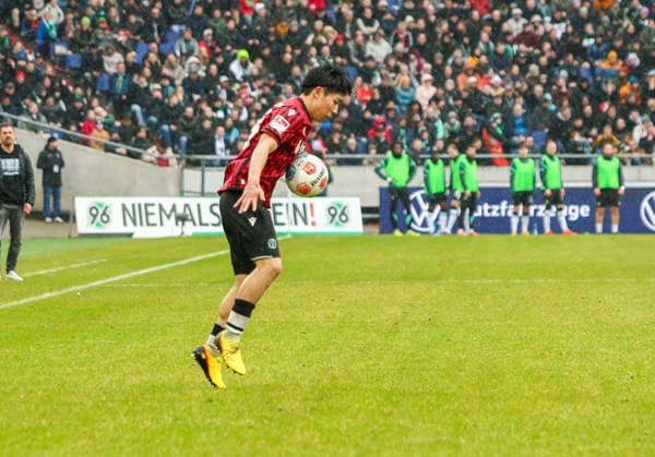Germany Soccer 2 Bundesliga 2025 2026, Matchday 23 Hannover 96 vs Dynamo Dresden Heinz von Heiden Arena Stadion Hannover on the ball Daisuke Yokota Hannover 96, 18 Hannover Copyright: xAymanxAlahmedx