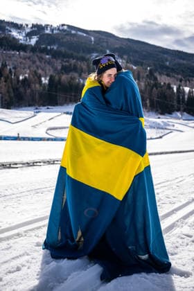260222 Ebba Andersson and Emma Ribom of Sweden celebrate with a Swedish flag efter the women s 50km classic technique cross-country skiing race during day 16 of the 2026 Winter Olympics on February 22, 2026 in Val di Fiemme. Photo: Maxim ThorÃ BILDBYRAN kod MT MT1003 skidor cross-country skiing langrenn Olympic Games, Olympische Spiele, Olympia, OS olympics winter olympics os ol olympiska spel vinter-os olympiske leker milano cortina 2026 milan cortina 2026 milano cortina 2026 olympic games milano cortina 2026 winter olympic games milano cortina-os milano cortina-ol vinter-ol 16 bbeng jubel sverige topx *** 260222 Ebba Andersson and Emma Ribom of Sweden celebrate with a Swedish flag after the women s 50km classic technique cross country skiing race during day 16 of the 2026 Winter Olympics on February 22, 2026 in Val di Fiemme Photo Maxim ThorÃ BILDBYRAN kod MT MT1003 skidor cross country skiing langrenn olympic games olympics winter olympics os ol olympiska spel vinter os olympiske leker milano cortina 2026 milan cortina 2026 milano cortina 2026 olympic games milano cortina 2026 winter olympic games milano cortina os milano cortina ol vinter ol 16 bbeng jubel sverige topx  Copyright: MAXIMxTHORE BB260222MT161