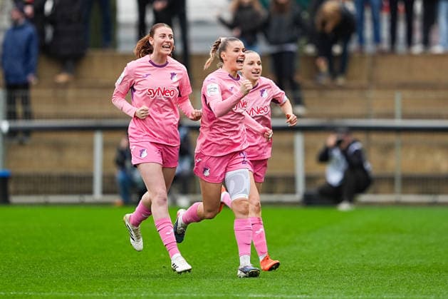 22 02 2026, xydrx, Womens Football, 1 Soccer Bundesliga, Bayer 04 Leverkusen TSG 1899 Hoffenheim, Season 2025 2026, Ulrich Haberland Stadion Goal celebration after the 1 0 goal for TSG 1899 Hoffenheim by scorer Selina Cerci TSG 1899 Hoffenheim 29 together with Jill Vanessa Diehm TSG 1899 Hoffenheim 6 and Lisa Doorn TSG 1899 Hoffenheim 14 DFB regulations prohibit any use of photographs as image sequences and or quasi video Photo xYannisxDreimannxPressefotoKochx Nordrhein Westfahlen Germany