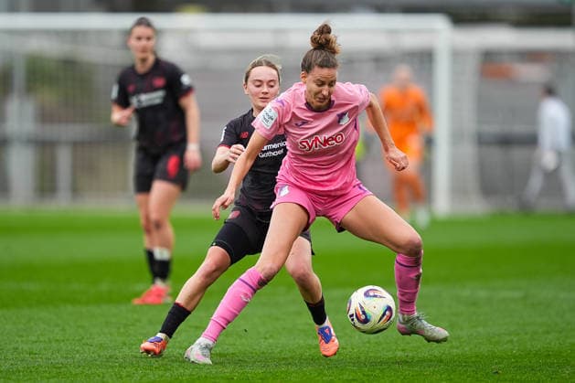 22 02 2026, xydrx, Women Football, 1 Soccer Bundesliga, Bayer 04 Leverkusen TSG 1899 Hoffenheim, Season 2025 2026, Ulrich Haberland Stadion Sofie Zdebel Bayer 04 Leverkusen 16 in duel against Franziska Harsch TSG 1899 Hoffenheim 17 DFB regulations prohibit any use of photographs as image sequences and or quasi video Photo xYannisxDreimannxPressefotoKochx Nordrhein Westfahlen Germany